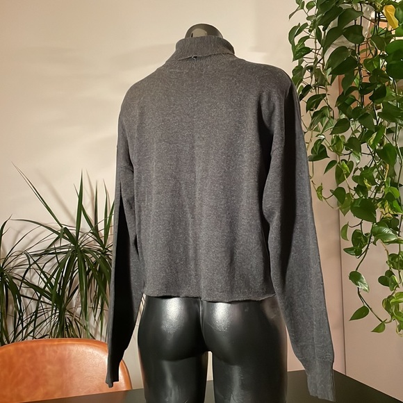 Jeanne Pierre Grey Turtleneck Sweater - L - Picture 2 of 5